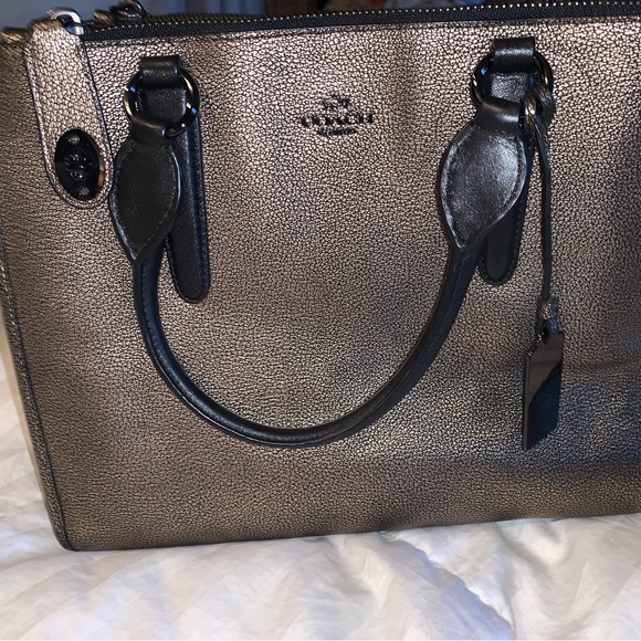 100 authentic Coach handbag! - Picture 2 of 3